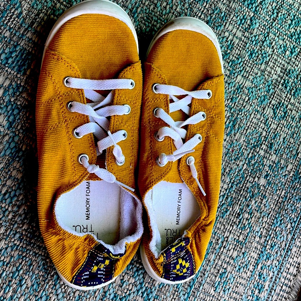 Size 8 Woman’s shoe, mustard yellow color